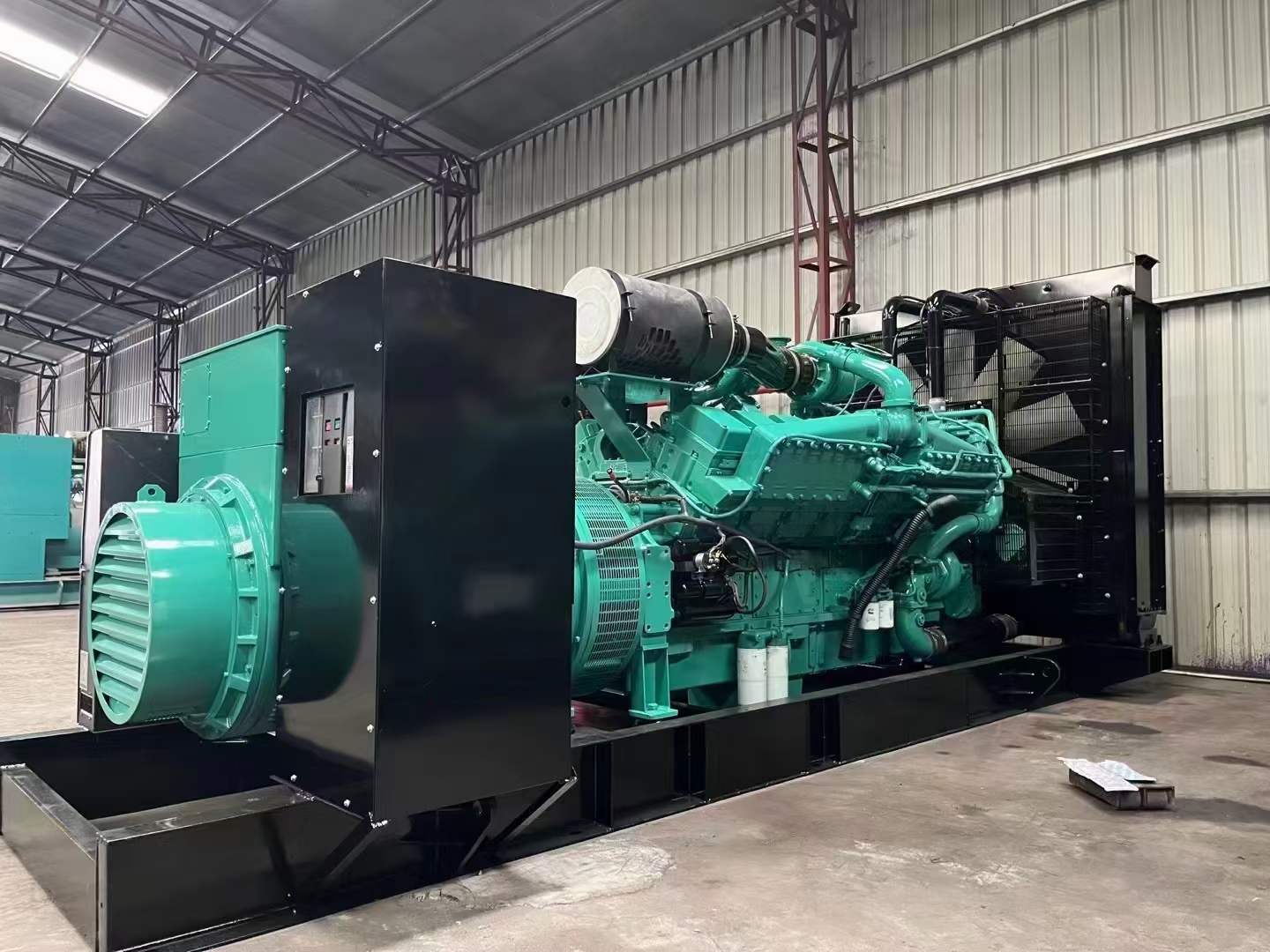 理县如何降低 800kW 柴油发电机输出电流的波动？