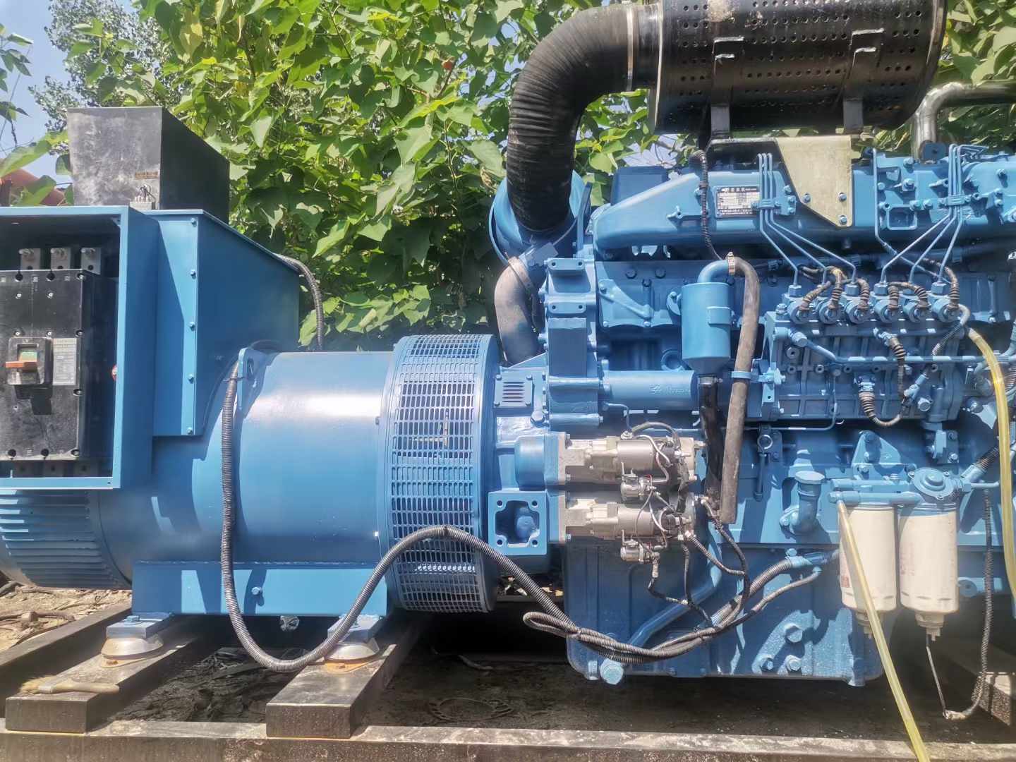 理县详细说明降低 800kW 柴油发电机输出电流波动的方法