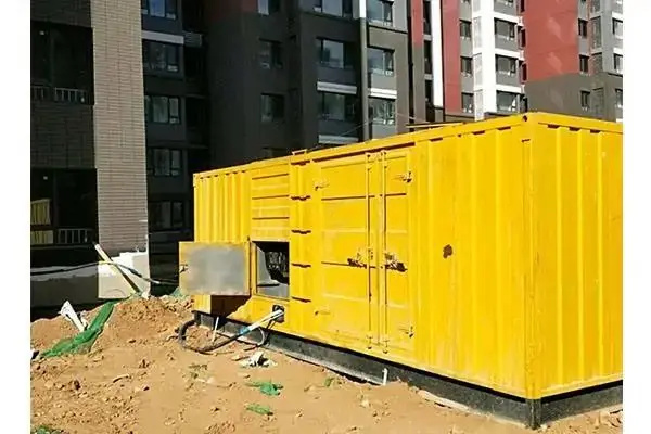 理县发电机租赁中燃油压力过低会对发动机的哪些部件造成损坏？
